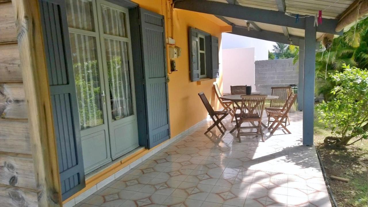 Les Bungalows Du Mont-Auban Sainte-Clotilde Zewnętrze zdjęcie