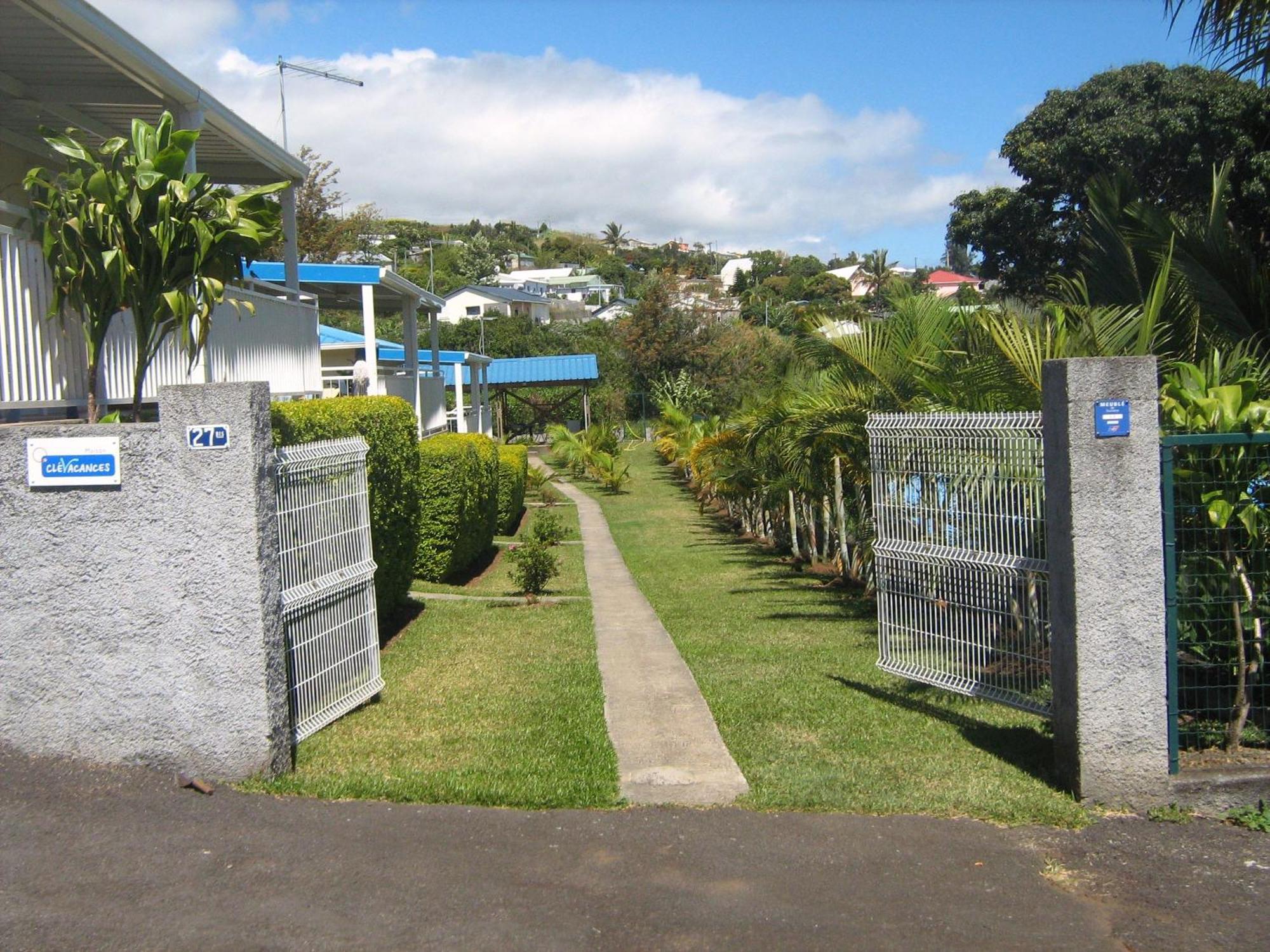 Les Bungalows Du Mont-Auban Sainte-Clotilde Zewnętrze zdjęcie