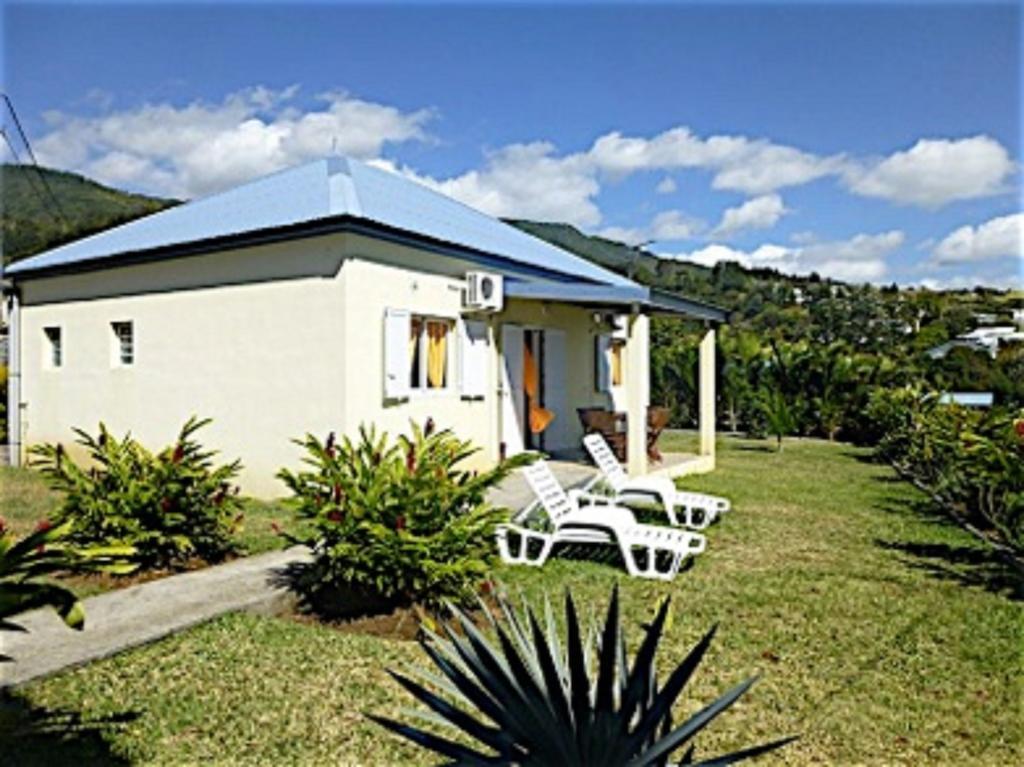 Les Bungalows Du Mont-Auban Sainte-Clotilde Zewnętrze zdjęcie