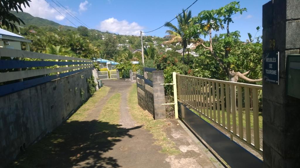 Les Bungalows Du Mont-Auban Sainte-Clotilde Zewnętrze zdjęcie